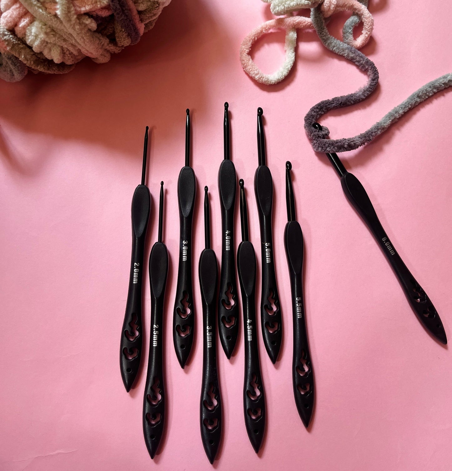 Black Crochet Hook Set 2mm to 6mm