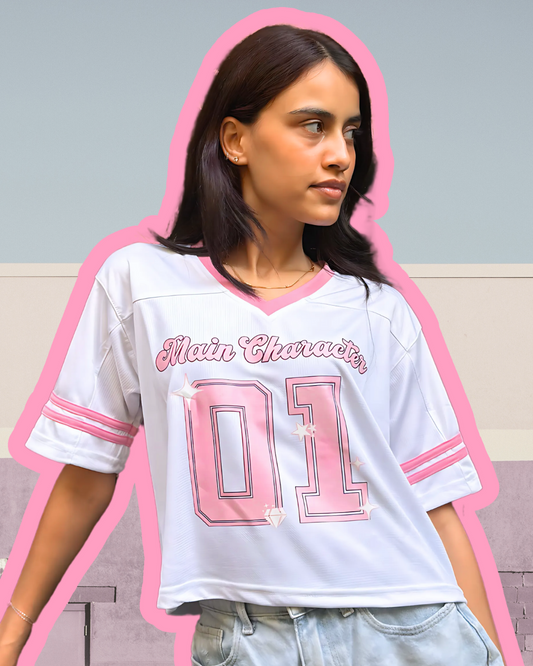 main character tee